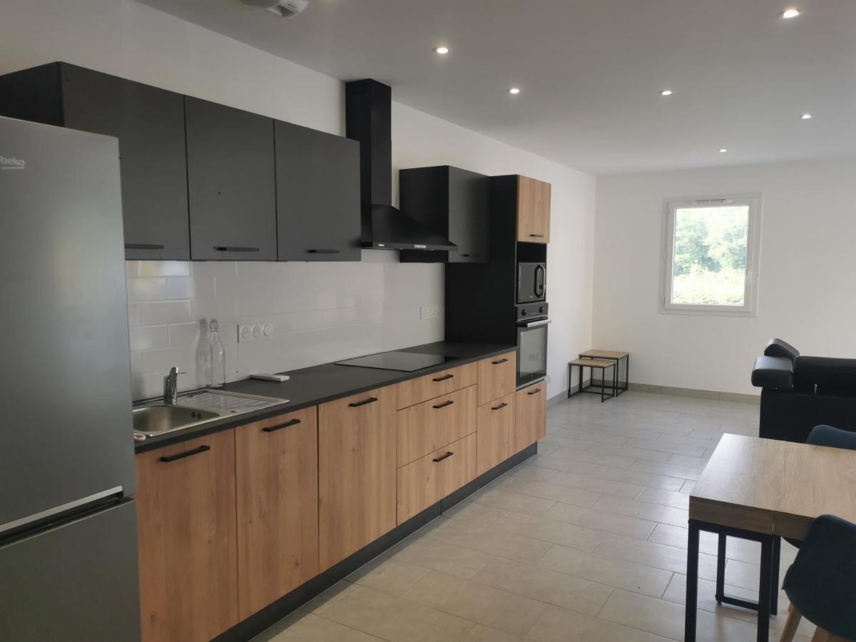 Saint-Esteben Maison Mitoyenne Au Coeur Du Pays Basque מראה חיצוני תמונה